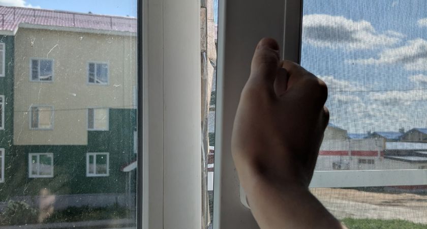 На окна больше ничего не клею и кондиционер не включаю: стащила идею у южан - дома свежо даже в дьявольскую жару