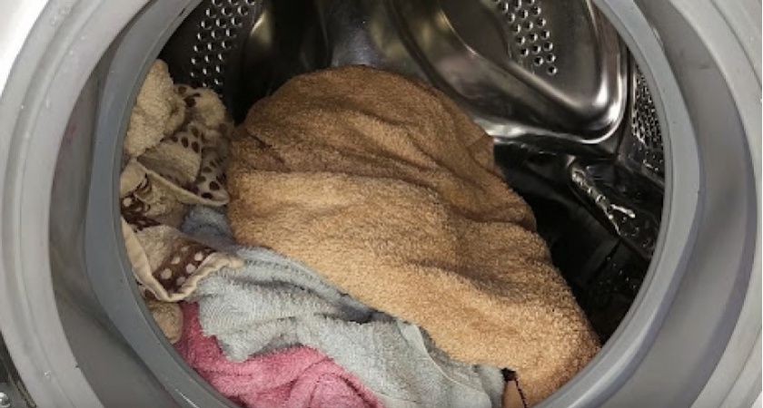 Желтые подмышки вернут белый вид: блокировка пота на все лето