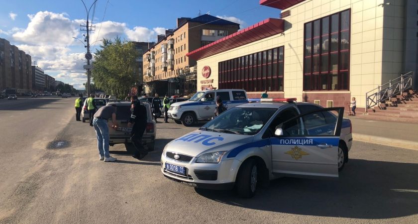 Водителей с 10-летним стажем обяжут пройти переэкзаменовку на права летом: если не сделаете этого - заплатите штраф 30 000 рублей