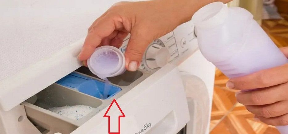 Что нельзя наливать в отсек для кондиционера стиральной машины