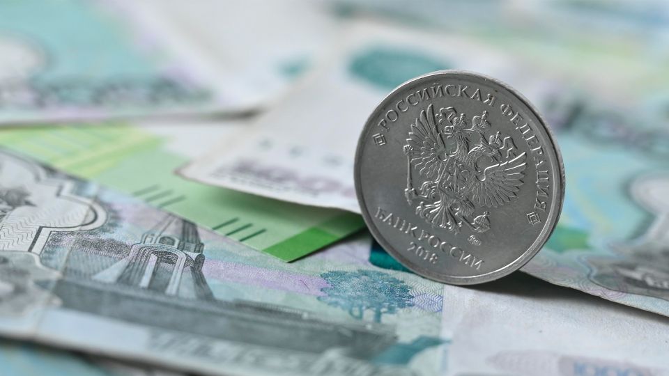 Экономист Смирнов объяснил, почему в Петербурге перестала расти средняя зарплата