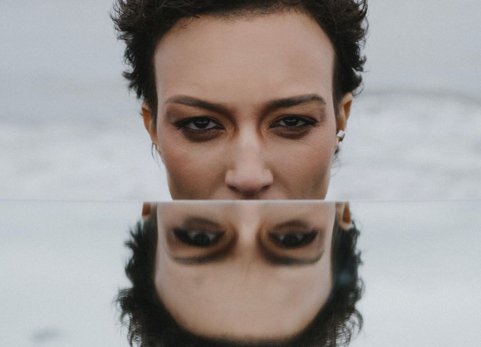 Сохраняя собственные силы: как негативные эмоции окружающих могут истощать вас