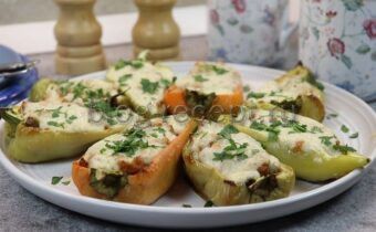 Запеченные перцы с фаршем в стиле болоньезе