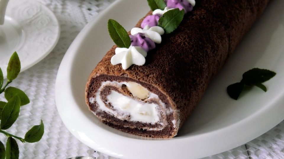 Шоколадный рулет без муки: нежное наслаждение для вашего стола