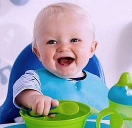 Как помочь ребенку освоить самостоятельное кормление ложкой