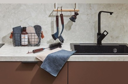   Cleans:     