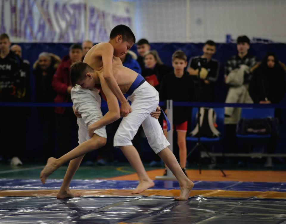   !. -,   ,   ,        !   16:00   , 15     ...