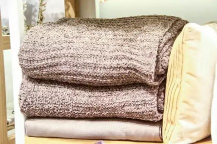 Как постирать плед в стиральной машинке и не испортить: есть важный нюанс