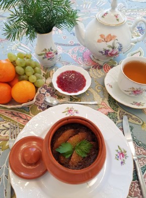 Рецепт горшочков со свининой и капустой