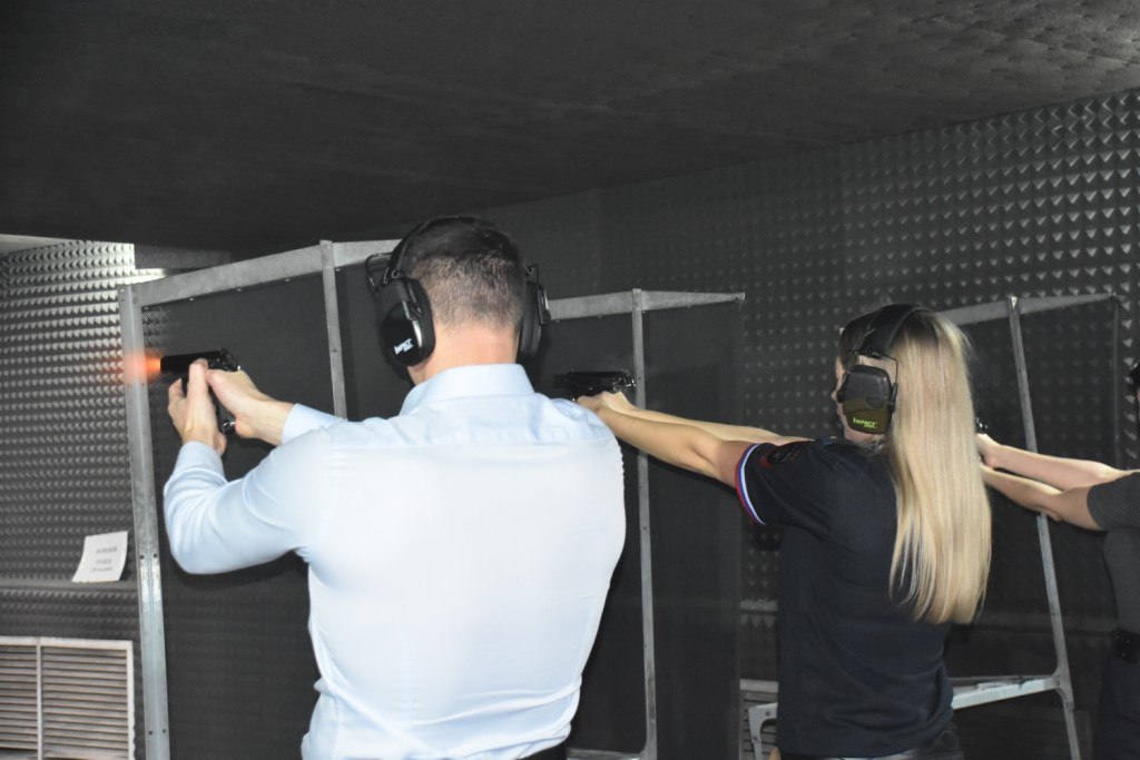 В окружном Управлении МВД проведен конкурс «Хрустальный пистолет» В окружном Управлении МВД проведен конкурс «Хрустальный пистолет»