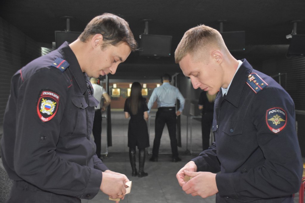 В окружном Управлении МВД проведен конкурс «Хрустальный пистолет» В окружном Управлении МВД проведен конкурс «Хрустальный пистолет»