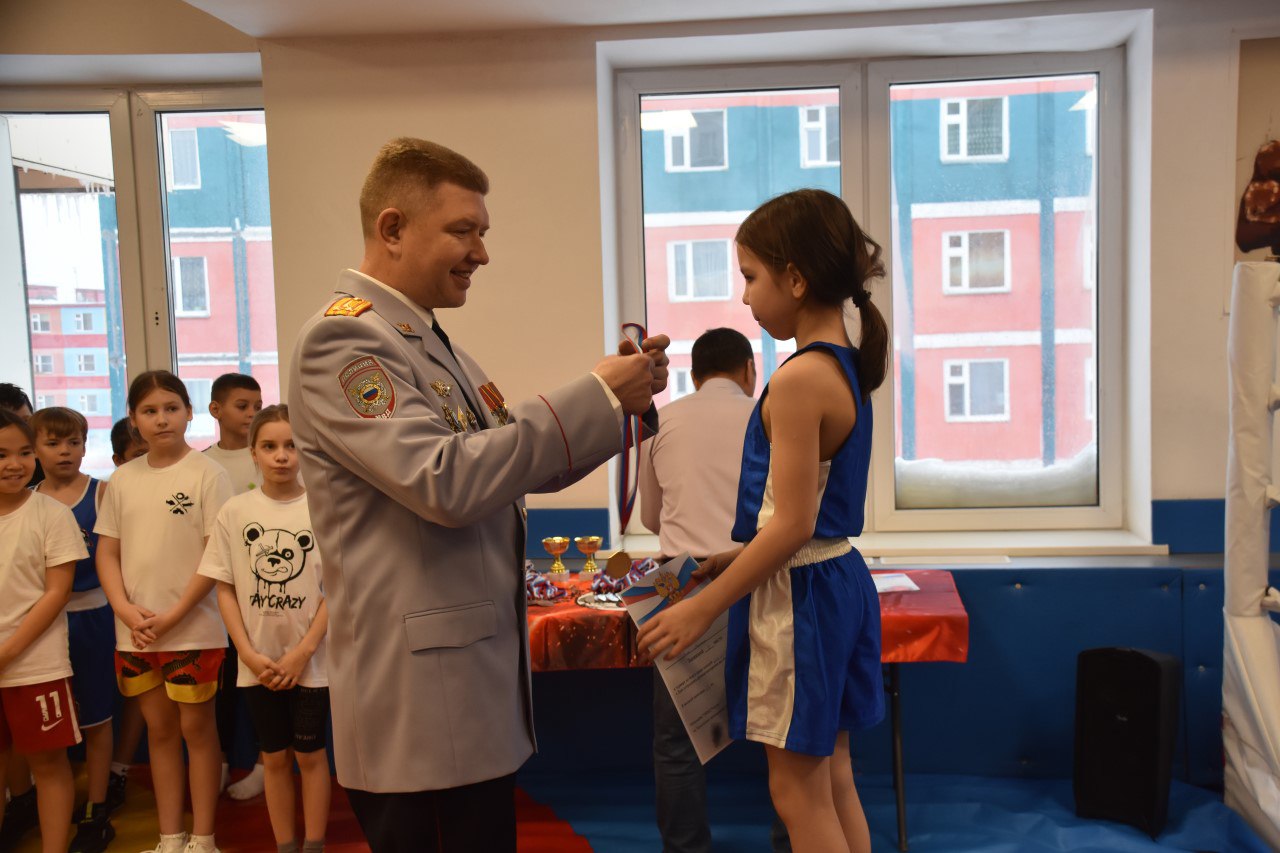 В Анадыре прошёл турнир по боксу в честь Дня сотрудника органов внутренних дел В Анадыре прошёл турнир по боксу в честь Дня сотрудника органов внутренних дел