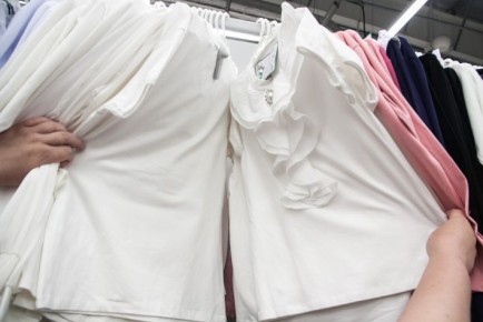 Как спасти любимую блузку от чернильного пятна: понадобится только антиперспирант