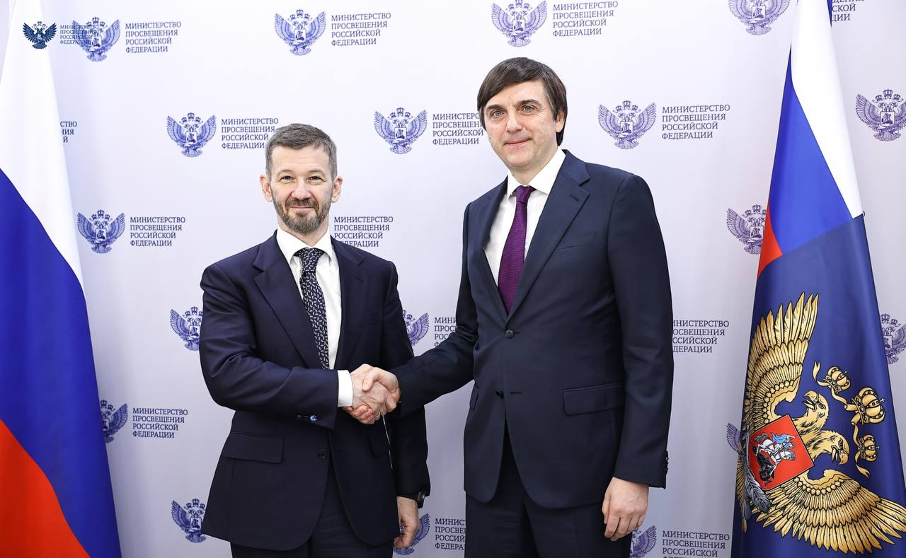 Сергей Кравцов провёл рабочую встречу с губернатором Чукотского автономного округа Владиславом Кузнецовым Сергей Кравцов провёл рабочую встречу с губернатором Чукотского автономного округа Владиславом Кузнецовым