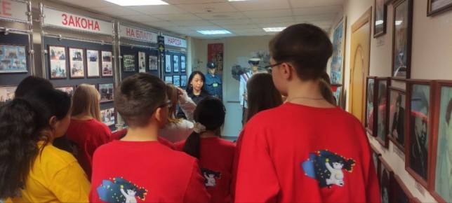 В музее Управления МВД России по Чукотскому автономному округу состоялись профилактические мероприятия для учащихся Чукотского окружного профильного лицея