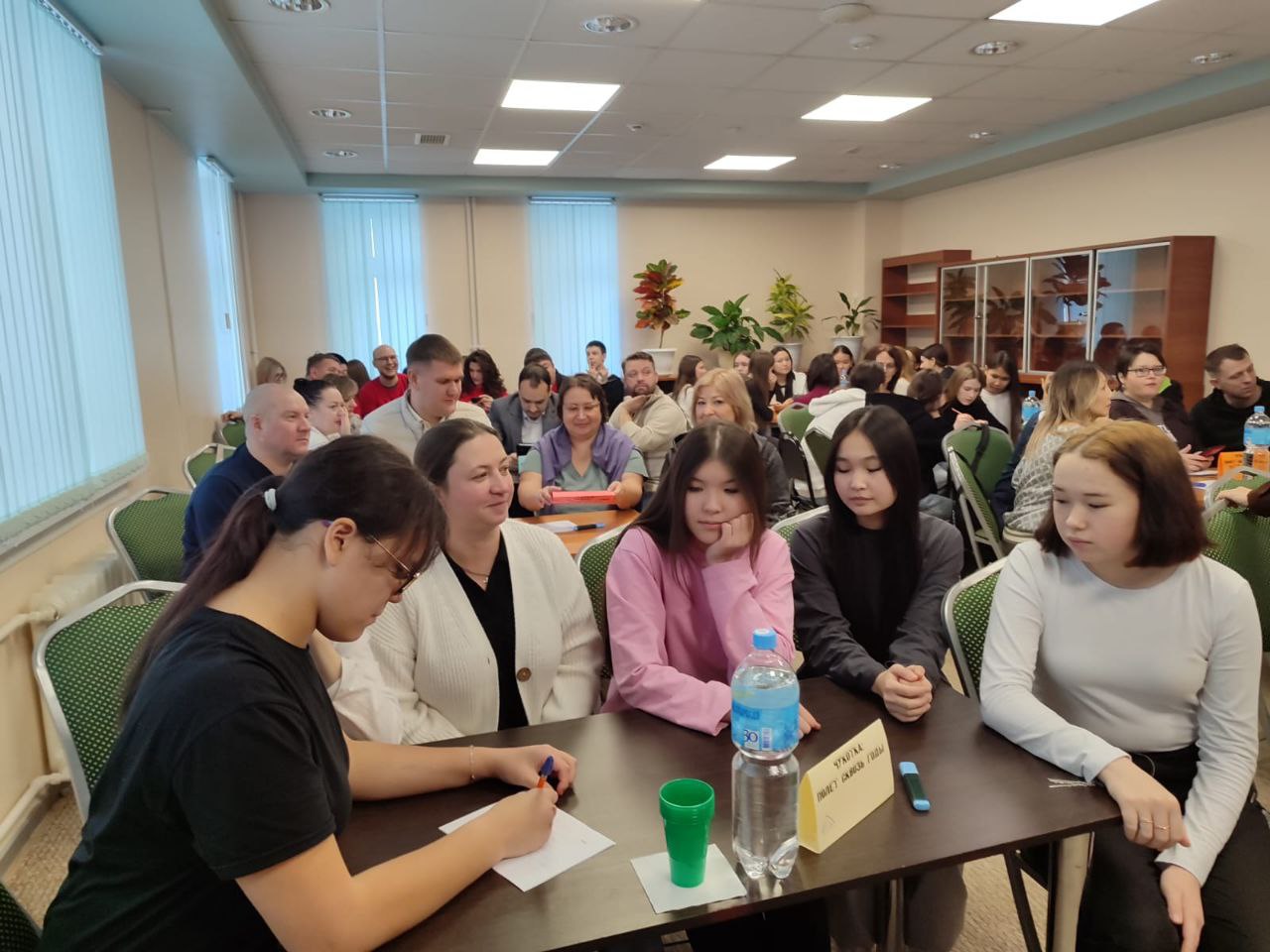 В Публичной библиотеке им. Тана-Богораза прошёл первый этап интеллектуального турнира «Чукотка: полёт сквозь годы», приуроченный к 95-летию Чукотского автономного округа В Публичной библиотеке им. Тана-Богораза прошёл первый этап интеллектуального турнира «Чукотка: полёт сквозь годы», приуроченный к 95-летию Чукотского автономного округа