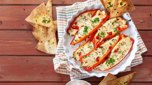 Нежная закуска из болгарского перца и творога станет хитом этого лета: тает во рту