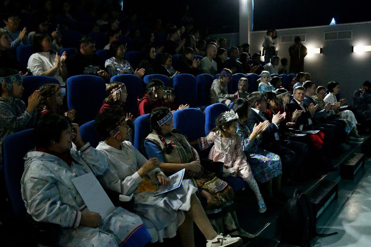 Сергей Спицын: В Анадыре торжественно завершился V Окружной фестиваль родных языков, посвящённый памяти, истории и уникальной культуре юкагирского народа Сергей Спицын: В Анадыре торжественно завершился V Окружной фестиваль родных языков, посвящённый памяти, истории и уникальной культуре юкагирского народа