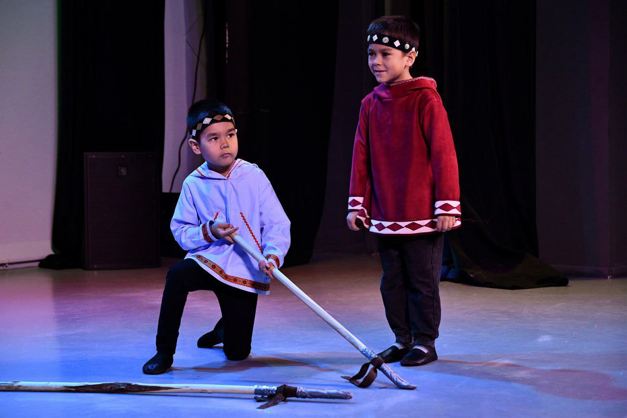 Сергей Спицын: В Анадыре торжественно завершился V Окружной фестиваль родных языков, посвящённый памяти, истории и уникальной культуре юкагирского народа Сергей Спицын: В Анадыре торжественно завершился V Окружной фестиваль родных языков, посвящённый памяти, истории и уникальной культуре юкагирского народа