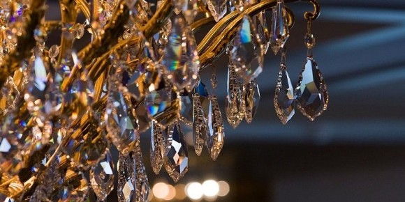 Уход за хрустальной люстрой: практическое руководство