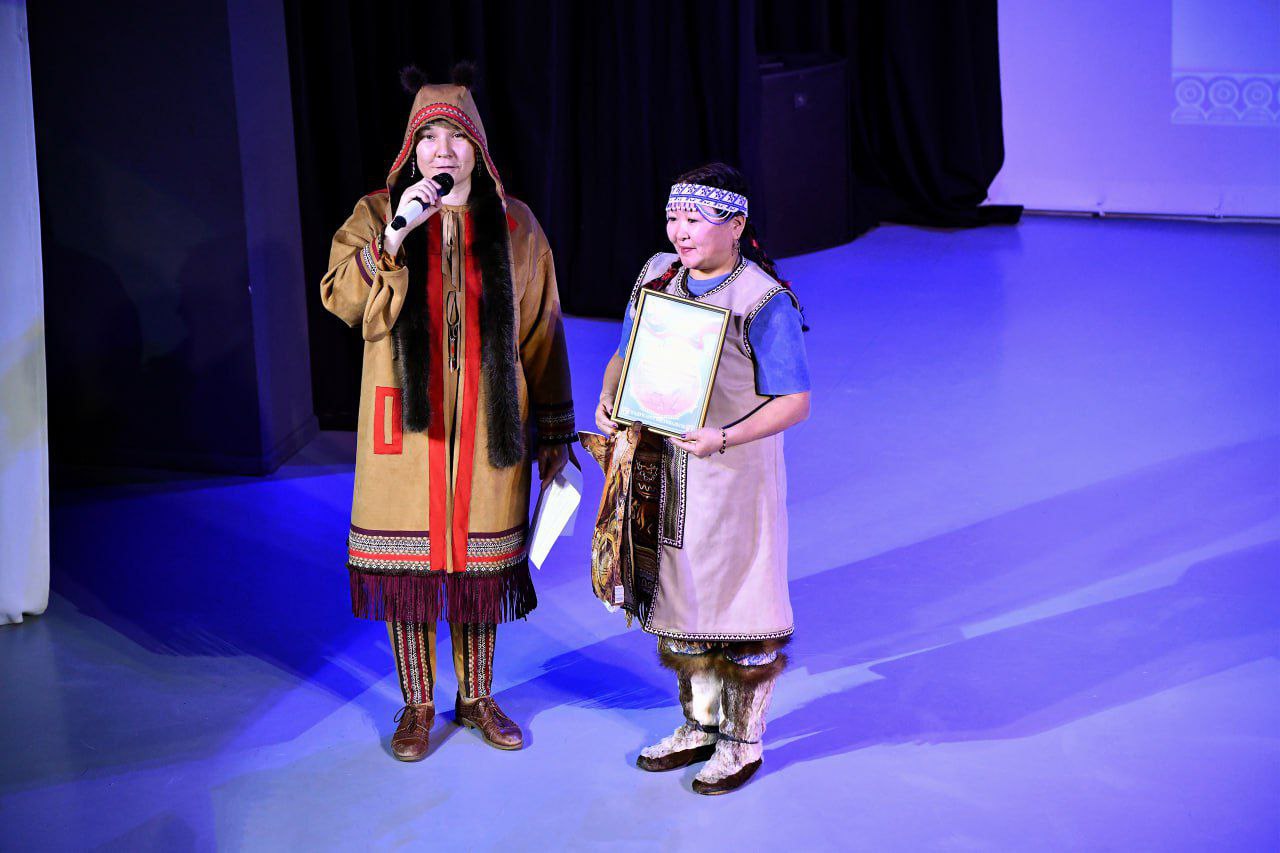 Сергей Спицын: В Анадыре торжественно завершился V Окружной фестиваль родных языков, посвящённый памяти, истории и уникальной культуре юкагирского народа Сергей Спицын: В Анадыре торжественно завершился V Окружной фестиваль родных языков, посвящённый памяти, истории и уникальной культуре юкагирского народа