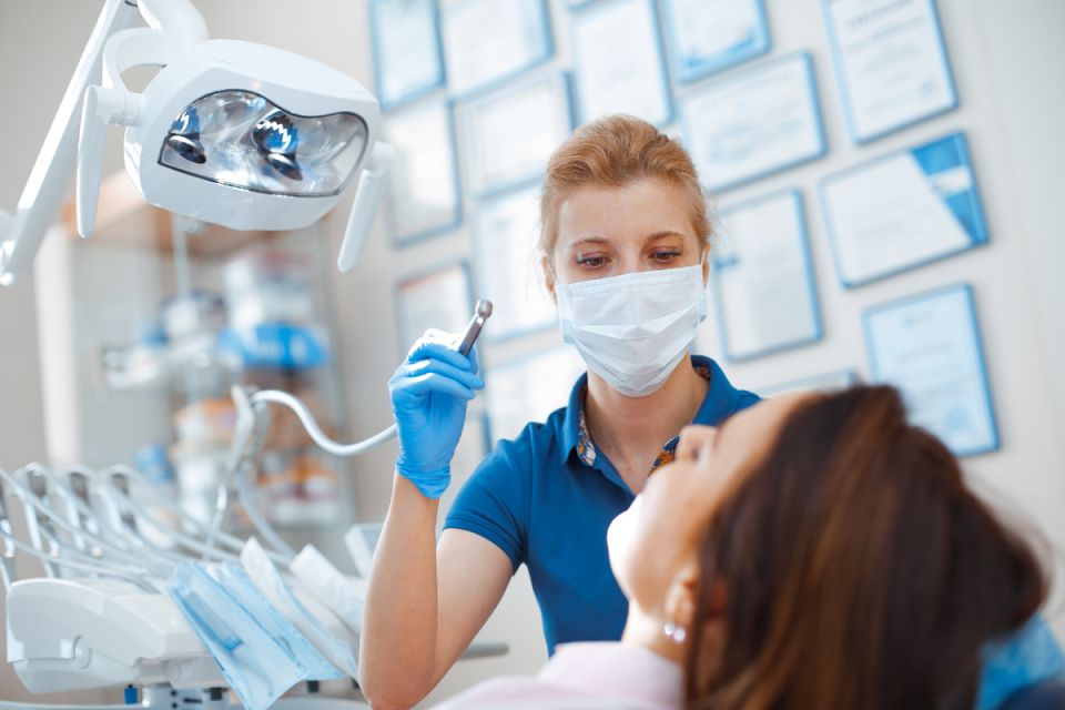 Полоскания при воспалении десен: эффективны ли они на самом деле?