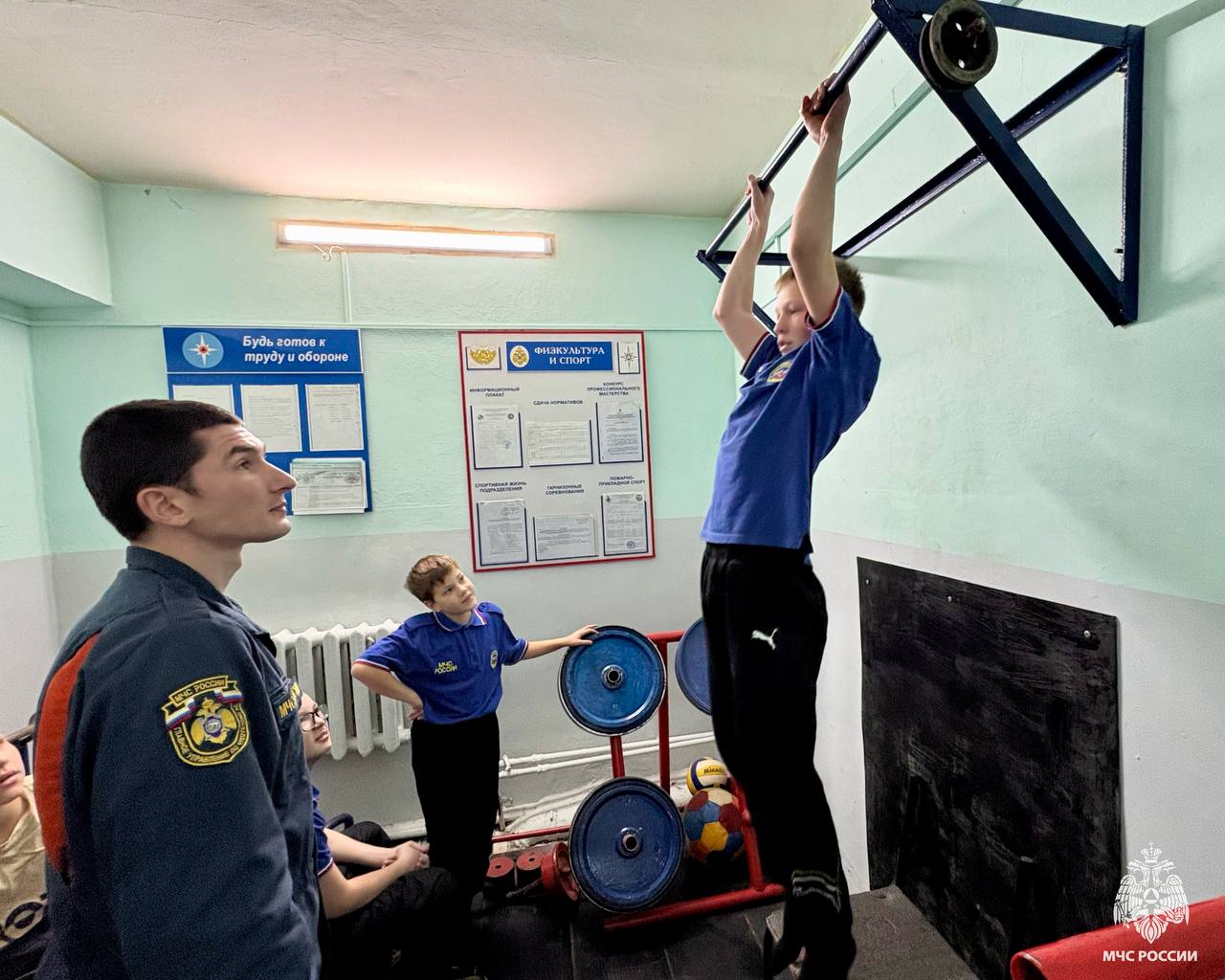 Сильные духом и телом: как прошла неделя подготовки кадетов МЧС России на Чукотке Сильные духом и телом: как прошла неделя подготовки кадетов МЧС России на Чукотке