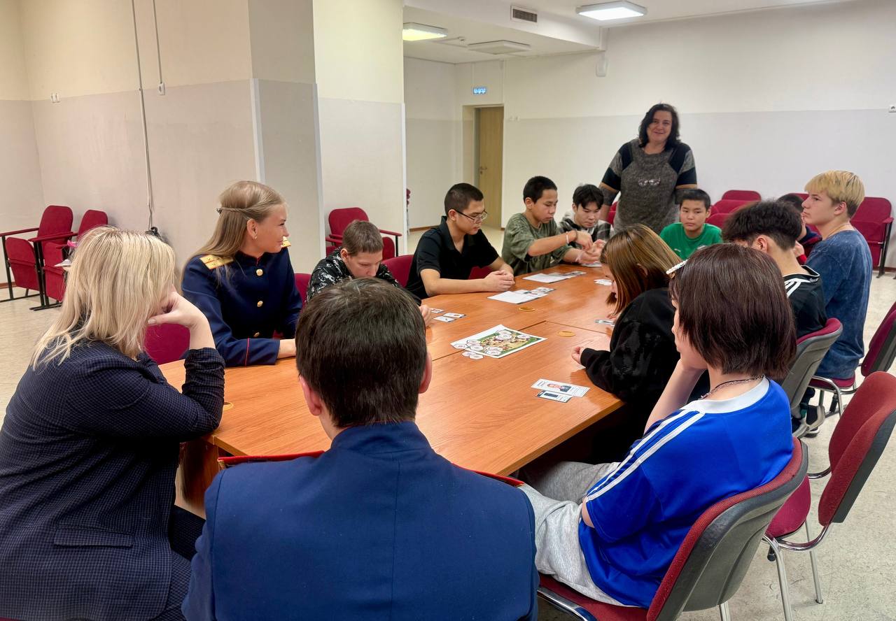 Сотрудники следственного управления СК России по Чукотскому АО провели урок правовой грамотности для воспитанников социально-реабилитационного центра Сотрудники следственного управления СК России по Чукотскому АО провели урок правовой грамотности для воспитанников социально-реабилитационного центра