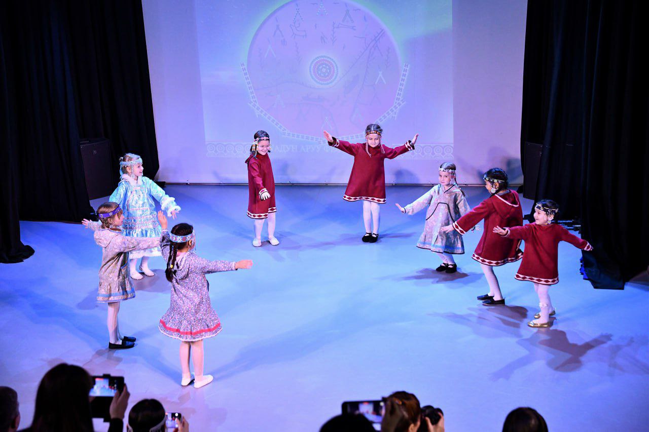 Сергей Спицын: В Анадыре торжественно завершился V Окружной фестиваль родных языков, посвящённый памяти, истории и уникальной культуре юкагирского народа Сергей Спицын: В Анадыре торжественно завершился V Окружной фестиваль родных языков, посвящённый памяти, истории и уникальной культуре юкагирского народа