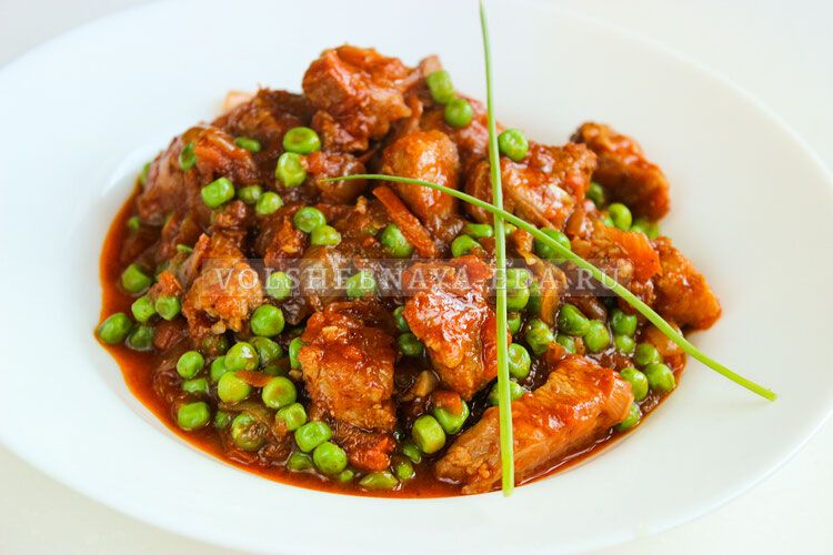 Свинина с горошком: классика на вашем столе