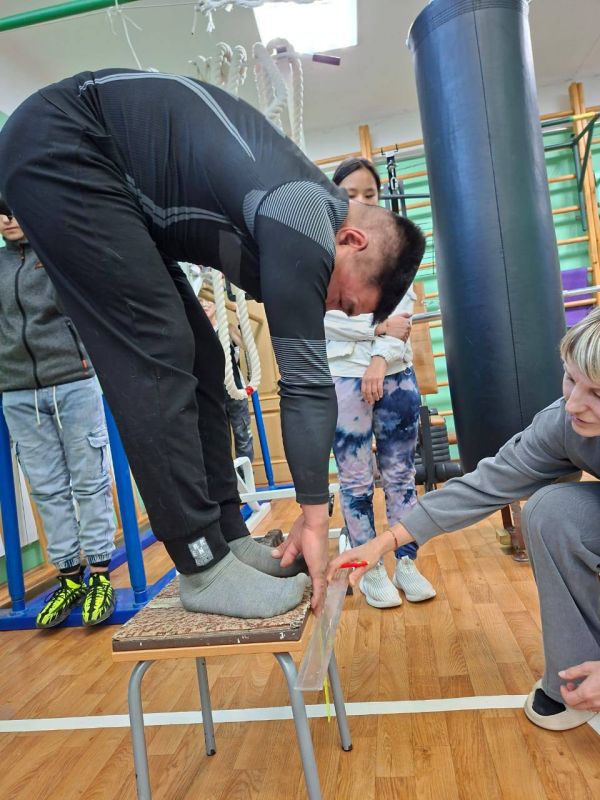 Ветеран СВО, члены семей героев и социальный координатор филиала фонда «Защитники Отечества» сдали нормы ГТО