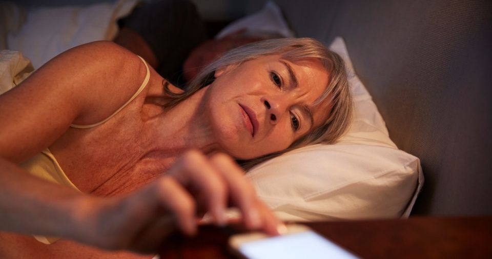 Ночные пробуждения: что скрывается за привычкой вставать в три?