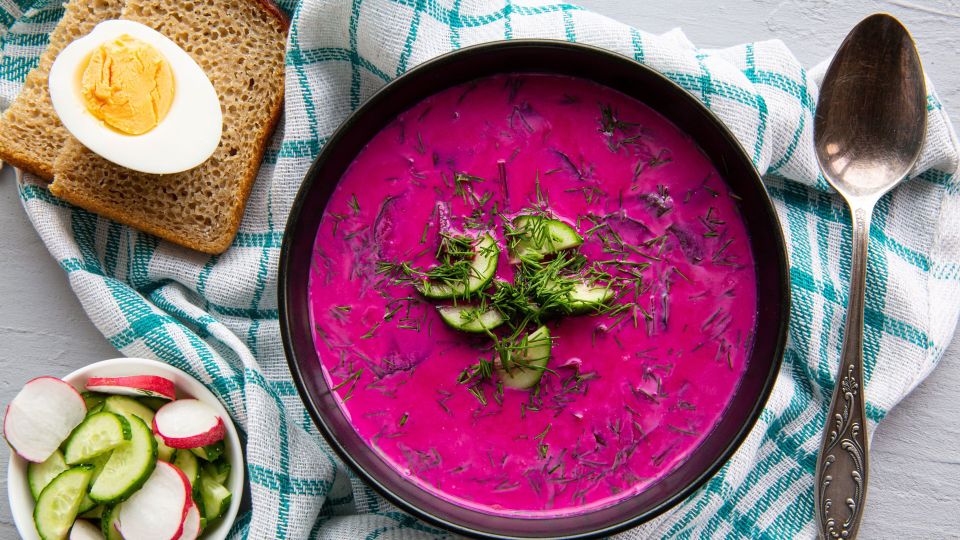 О надоевшей окрошке и не вспомните: этот охлаждающий суп с легкостью ее заменит