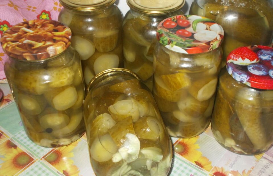 Как приготовить квашеные огурцы: секреты домашних заготовок