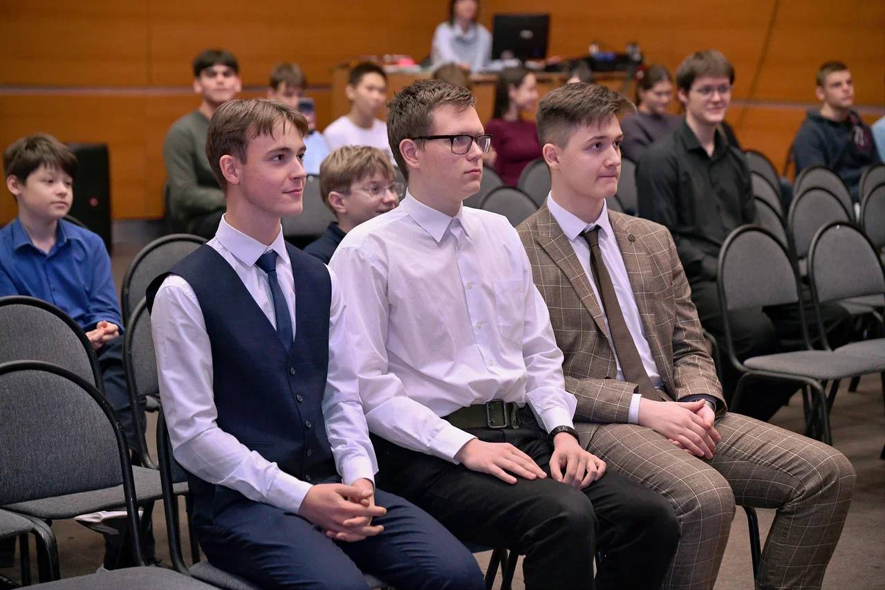 Инаугурация президента школьного самоуправления состоялась в школе г. Анадыря Инаугурация президента школьного самоуправления состоялась в школе г. Анадыря