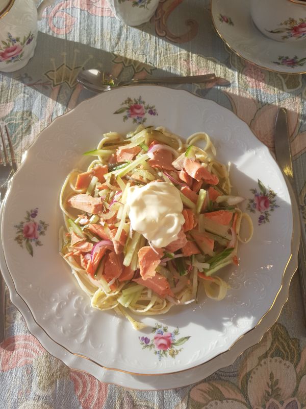 Новый взгляд на классический "Морской" салат: обыденное становится вкусным