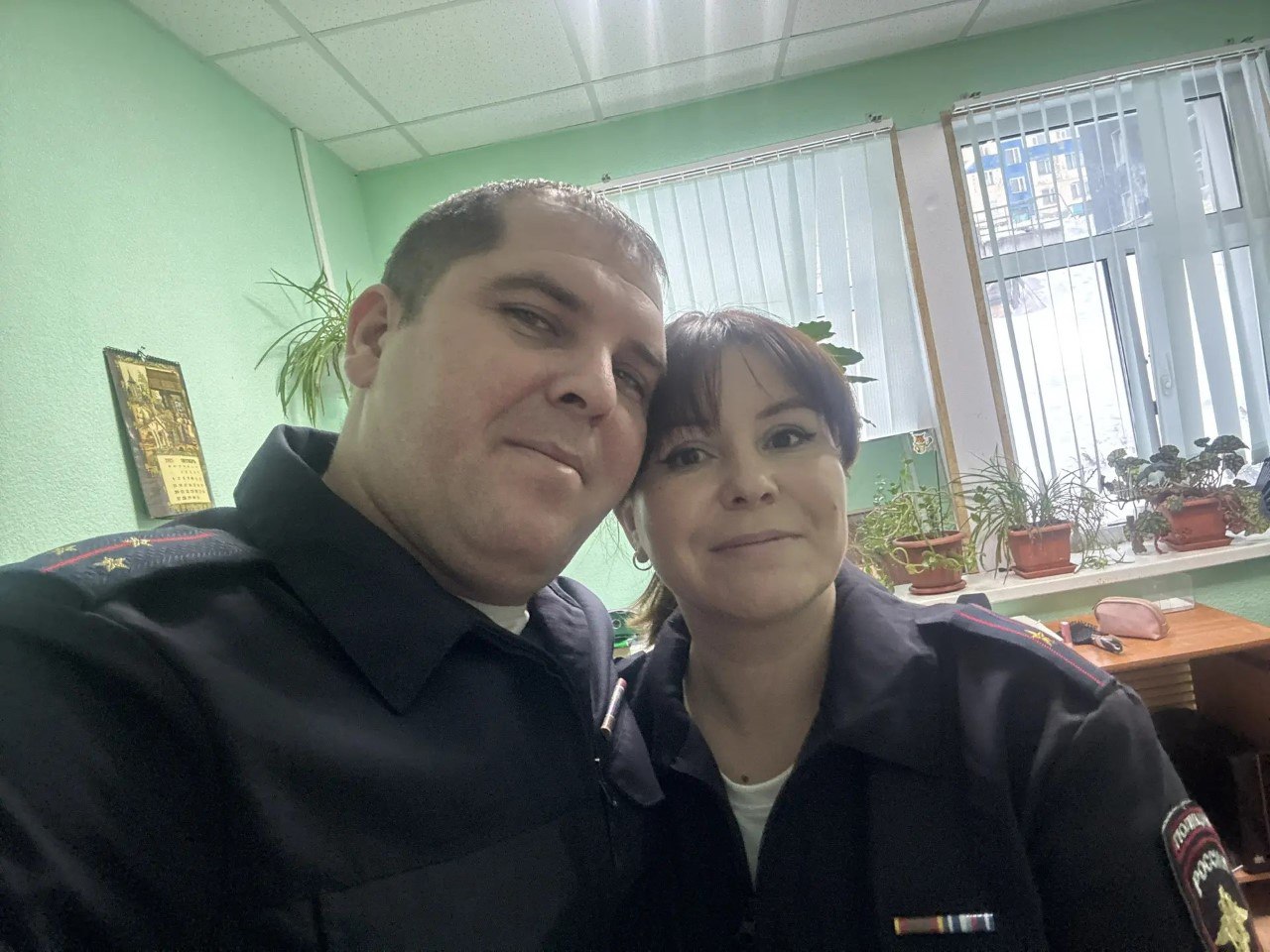 #МамыВпогонах. В преддверии Дня матери мы рассказываем о женщине, которая сочетает в себе строгость полицейского и нежность матери, — майоре полиции Алёне Васляевой, сотруднице изолятора временного содержания МОтд МВД России... #МамыВпогонах. В преддверии Дня матери мы рассказываем о женщине, которая сочетает в себе строгость полицейского и нежность матери, — майоре полиции Алёне Васляевой, сотруднице изолятора временного содержания МОтд МВД России...