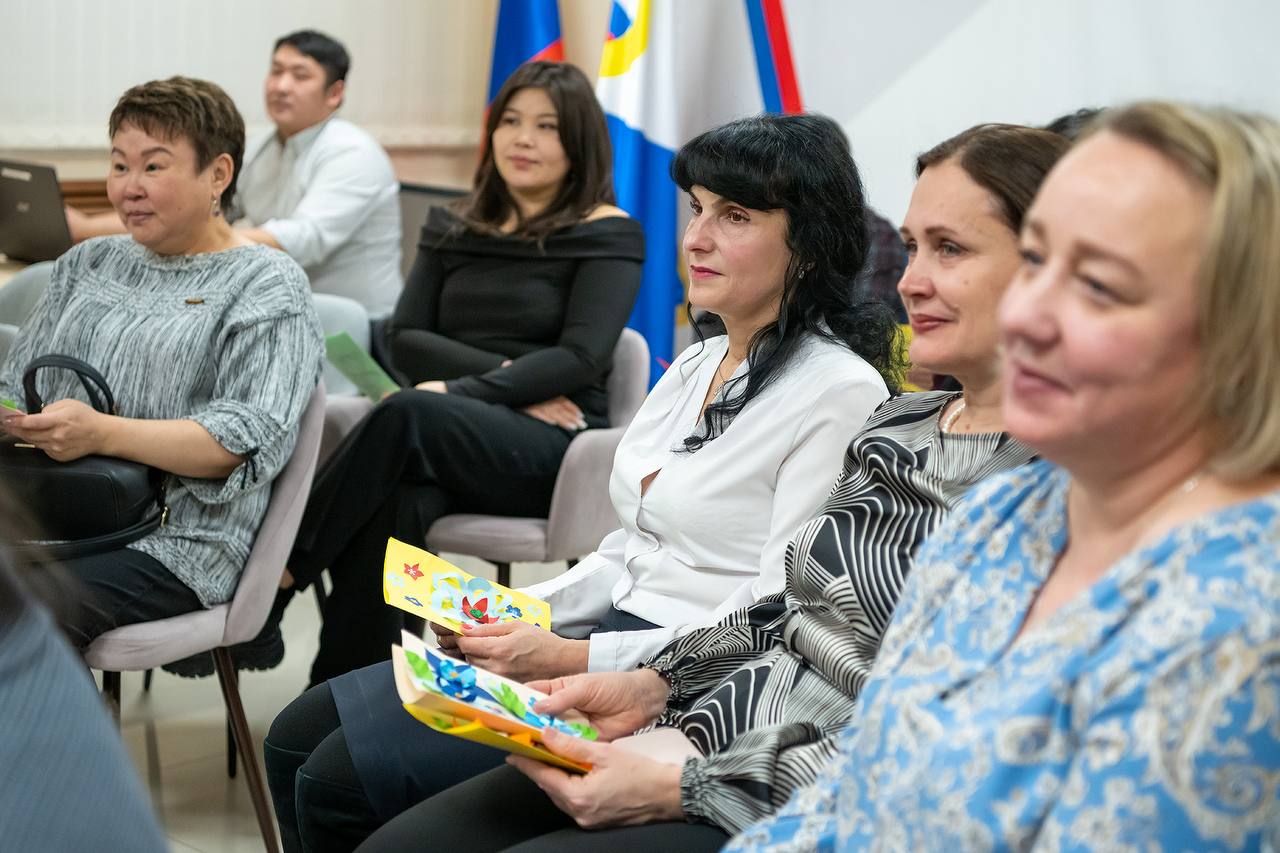 В преддверии одного из самых трогательных праздников - Дня матери - работники прокуратуры Чукотского автономного округа приняли участие в мероприятии, организованном региональным Фондом «Защитники Отечества» В преддверии одного из самых трогательных праздников - Дня матери - работники прокуратуры Чукотского автономного округа приняли участие в мероприятии, организованном региональным Фондом «Защитники Отечества»