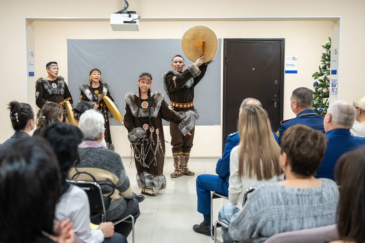 В преддверии одного из самых трогательных праздников - Дня матери - работники прокуратуры Чукотского автономного округа приняли участие в мероприятии, организованном региональным Фондом «Защитники Отечества» В преддверии одного из самых трогательных праздников - Дня матери - работники прокуратуры Чукотского автономного округа приняли участие в мероприятии, организованном региональным Фондом «Защитники Отечества»
