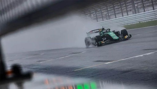 Саша Фенестраз выигрывает прерванную гонку Super Formula на Фудзи