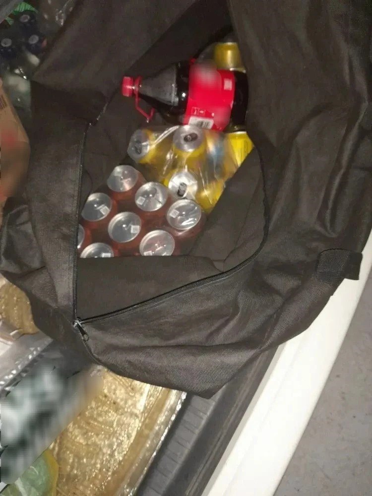 В Билибино полицейские пресекли незаконную торговлю алкоголем водителем такси В Билибино полицейские пресекли незаконную торговлю алкоголем водителем такси