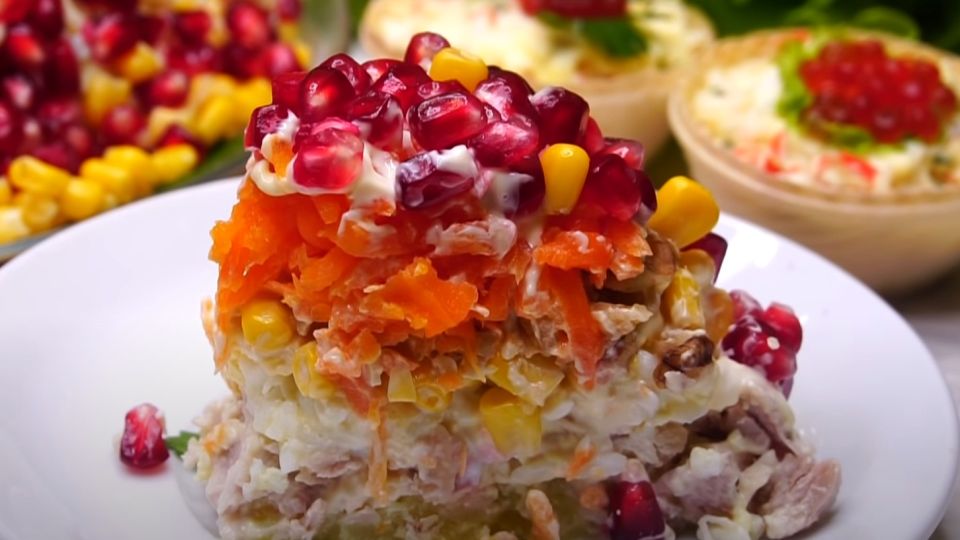 Салат «Ричард» гости будут нахваливать весь вечер: оливье останется нетронутым