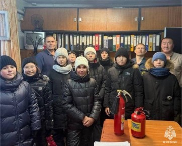 Старшеклассники с. Лаврентия узнали, как работают огнеборцы