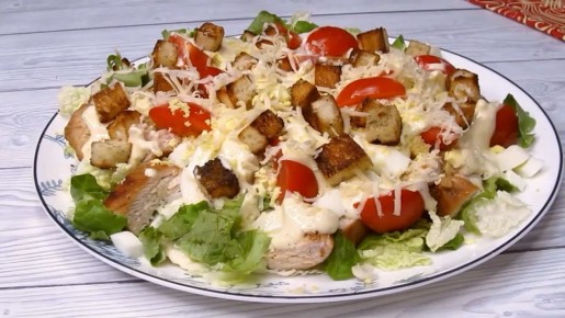 Салат Цезарь: Путешествие от Кулинарного Хаоса к Гурманскому Удовольствию
