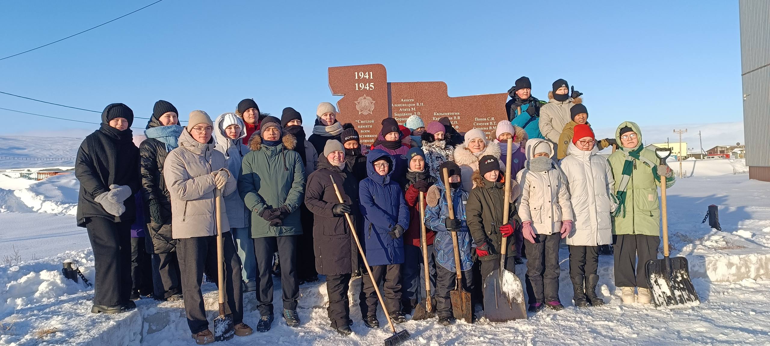 Лариса Юрочко: Уважаемые жители Чукотского района! Примите мои искренние поздравления с замечательным и значимым праздником – Днем добровольца (волонтера) в России!