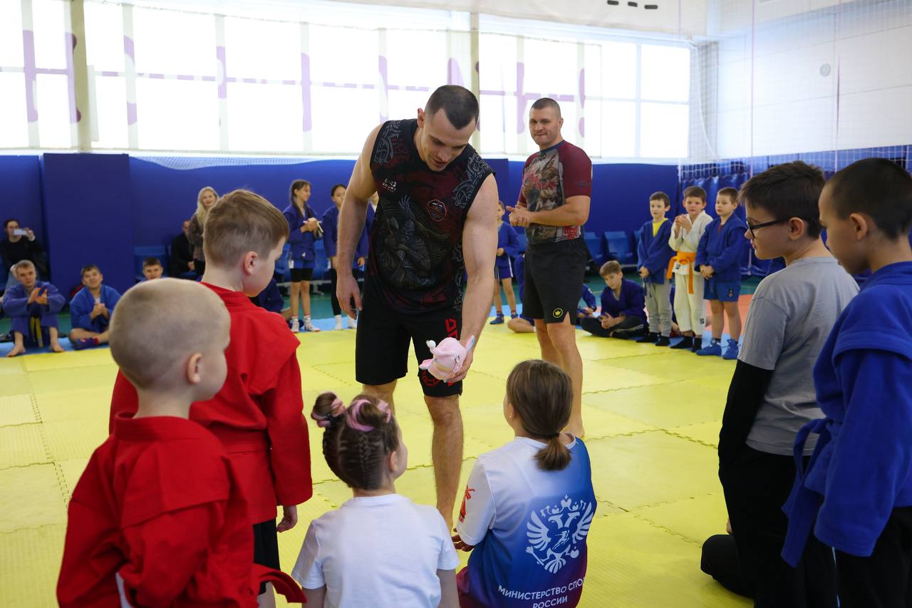 В Анадыре состоялся мастер-класс от чемпиона мира по самбо Дмитрия Заболотного! В Анадыре состоялся мастер-класс от чемпиона мира по самбо Дмитрия Заболотного!