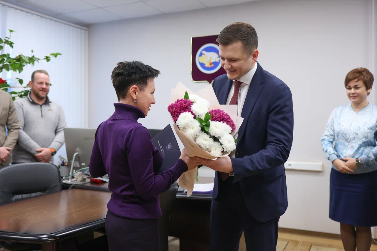 Правительство Чукотки наградило аудиторов Счётной палаты за многолетний добросовестный труд Правительство Чукотки наградило аудиторов Счётной палаты за многолетний добросовестный труд