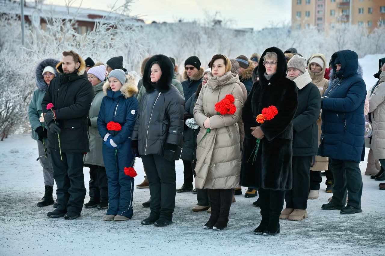 Сергей Спицын: Уважаемые жители городского округа Анадырь! Примите искренние поздравления с Днём Героев Отечества! Сергей Спицын: Уважаемые жители городского округа Анадырь! Примите искренние поздравления с Днём Героев Отечества!