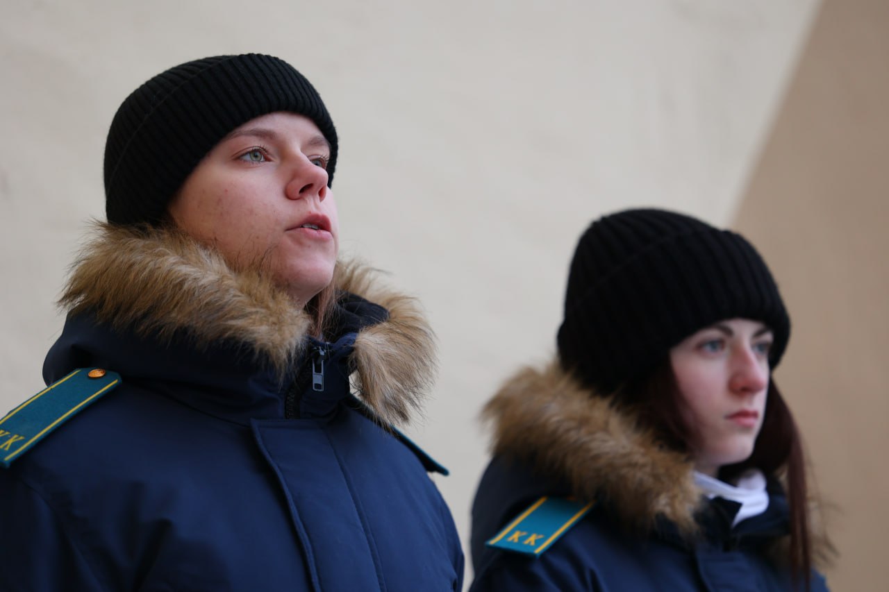 В Анадыре открыли четыре мемориальные таблички на домах участников СВО В Анадыре открыли четыре мемориальные таблички на домах участников СВО