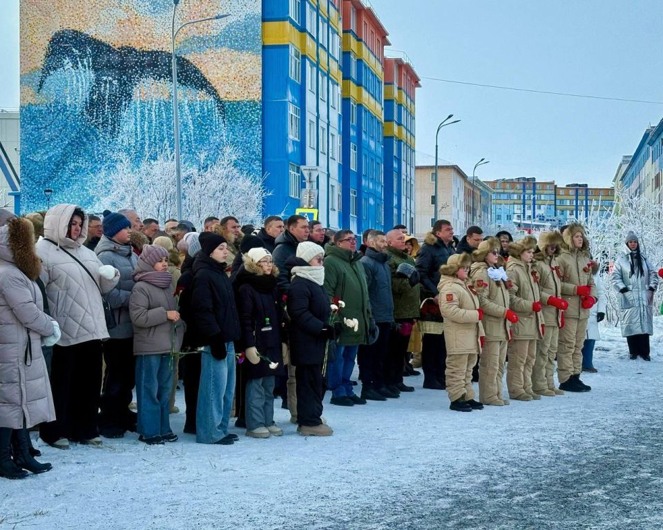 Кадеты МЧС Чукотки почтили память Героев Отечества